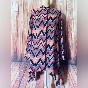 Women’s Medium Blouse Mechant Tunic Handkerchief Hem Chevron Stripe Button Down